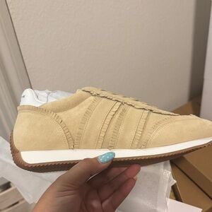 Stylish Tan Women's Sneakers